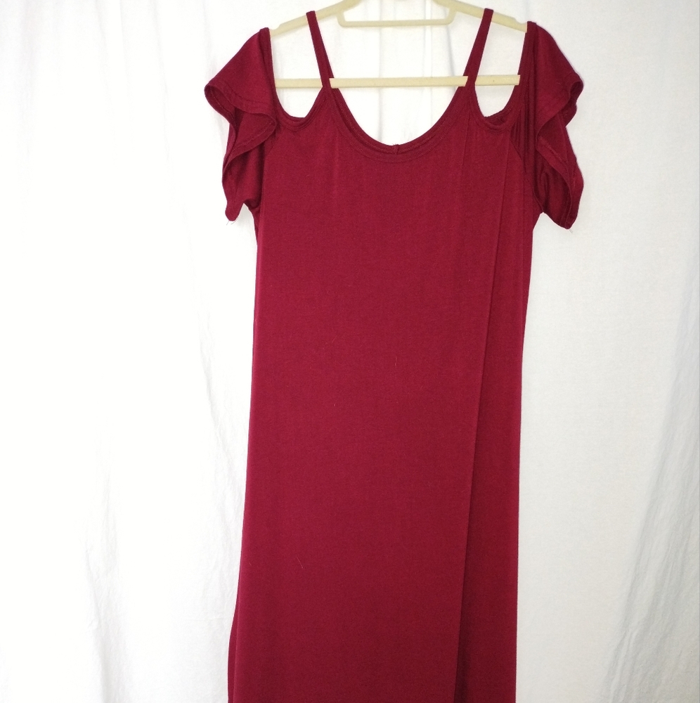Burgundy Cold Shoulder Dress w Pockets